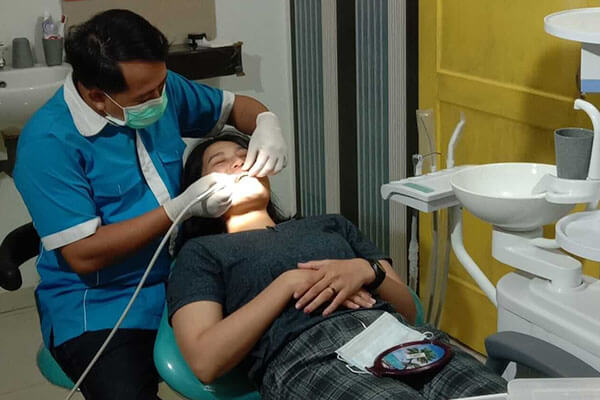 praktek dokter gigi tangerang